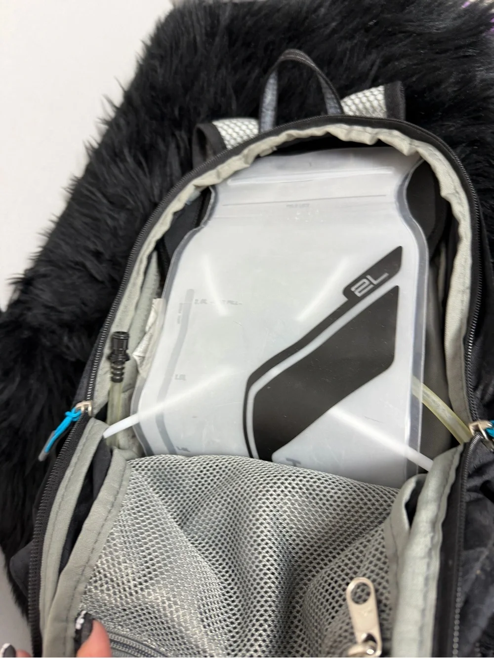 High Sierra Black 18 Vimba and Gray Men's Backpack Water- Lightweight Daypack